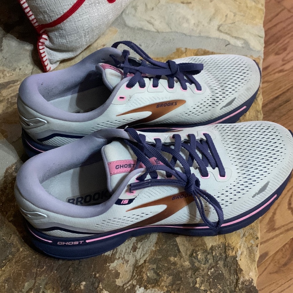 Women’s brooks ghost 15 tennis shoes